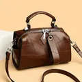 Borsa Boston in pelle marrone scuro con patchwork geometrico e finiture argentate - Marrone