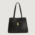 Bolso tote negro clásico con hebilla de metal dorado y forma trapezoidal resistente - Negro (PU)