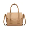 Bolso trapezoidal minimalista beige-marrón con textura de cuero de grano cruzado - Trigo