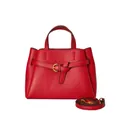Bolso de mano rojo en cuero granulado con detalle de hebilla y correa ajustable - Rojo
