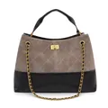 Bolso de mano bicolor acolchado para mujer en ante gris y cuero negro con cadena dorada - Gris Mate