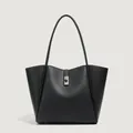 Minimalistische zwarte shopper van leer met lychee-patroon en metalen draaisluiting - Zwart