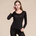 Damen Thermo-Unterwäsche-Set aus Seide in Schwarz mit Rundhalsausschnitt und Passform - M / Schwarz