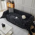 Funda de sofá de terciopelo gris oscuro con patrones geométricos negros gruesos - 180cmx130cm / gris oscuro