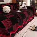Modern red and black geometric chenille sofa cover with fringed edges and wavy pattern - 180cmx130cm / Black Red