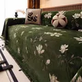 Thick dark green faux mink velvet sofa cover with magnolia floral jacquard and tassels - 180x130cm / Green