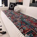 Thick American pastoral style sofa cushion with bohemian floral print on a white sofa - 70x70 / Totem Paisley
