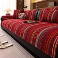 Copridivano bohémien in ciniglia rossa con motivi geometrici e trama antiscivolo - 70x70 / Rosso