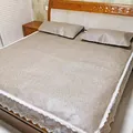 Καλοκαιρινό σετ στρώματος από υφαντό ρατάν με κομψές δαντελωτές άκρες και ασορτί μαξιλαροθήκες - Γκρι Μελανζέ / 180*200cm