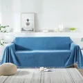 Funda de sofá de chenilla azul minimalista con flecos para la protección de los muebles - 180x90cm / Azul claro