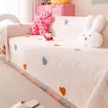 Copridivano in ciniglia crema con motivo a cuore e frange decorative colorate - Rosa / 180*130