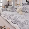 Copridivano in ciniglia con stampa grigia, nappe bianche e cuscino coordinato - 70*70 / Maniero Francese - Grigio