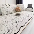 Cojín de sofá nórdico moderno con cuadros negros y bordes ondulados de diseño único - 70cmx70cm / Negro