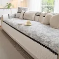 Housse de canapé à fleurs bleues rétro avec bords plissés blancs et dentelle noire - 70*70 / Bleu