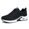 Sneakers uomo in maglia traspirante nere con suola con cuscinetto d'aria bianca e lacci - 35 / Nero