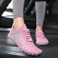 Roze en blauwe sneldrogende waterschoenen met antislip rubberen zool op de loopband - 34 / Roze