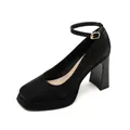 Elegant black platform Mary Jane pumps with chunky high heels and square toes - EU 34 / Black
