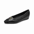 Elegant black pointed-toe wedge pump with shiny leather and gold rose buckle detail - 35 / Black