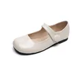 Zapatos Mary Jane clásicos en color crema con punta redonda y suela plana negra mate - 34 / Albaricoque