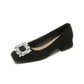 Elegante zwarte suède pumps met vierkante neus en fonkelende kristallen gesp detail - 34 / Zwart