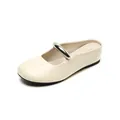 Chic cream white round toe mule with metallic silver strap and glossy finish - EU 34 / Apricot