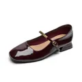 Classic burgundy patent leather Mary Jane shoes with square toe and gold buckle detail - EU 35 / Burgundy