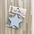 Ghirlanda di stelle glitterate argento per feste con confezione Hi Party su legno - Stella Glitterata Argento