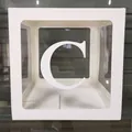 Boîte à ballons blanche avec fenêtre transparente et lettre C pour décor de baby shower - Lettre C / Blanc
