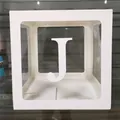 Boîte à ballons blanche avec fenêtre PVC et lettre décorative J pour décor de fête - Lettre J / Blanc