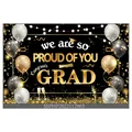 Achtergrond voor afstudeerfeest 2024 met gouden ballonnen en congrats grad tekst - Zwart Goud Trots op Jou Stijl(SSPHF2022112903)