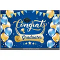 Blauwe afstudeerachtergrond met gouden ballonnen, afstudeerhoed en felicitatietekst - Blauw Goud Viering Trofee Stijl(SBYJHF00112904)
