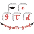 Specifiche delle dimensioni per lo striscione rosso glitter Congrats Grad con tocchi accademici - Congrats Grad Rosso Glitterato