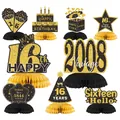 Dettaglio di 9 centrotavola a nido d'ape nero e oro per decorazioni del 16° compleanno - 16 Anni / Oro