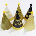 Detailansicht von Partyhüten mit goldenem Happy Birthday Schriftzug und Wabenmuster-Design - Geburtstag Pompon Kegelhut Stil A / Gelb Und Schwarz Stil
