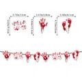 Dettagli sulle dimensioni della ghirlanda di Halloween con impronte insanguinate e scritta HELP ME - Ghirlanda di Impronte Insanguinate