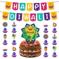 Makroansicht des Happy Diwali Banner-Sets mit Pfauen-Kuchendeko für das Lichterfest - Diwali Kombi Eins