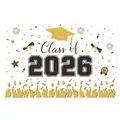 Detail des Abschlussbanners Klasse 2026 mit goldenen Hüten und feiernden Silhouetten - Schwarz Gold Weiß Class of 2026 Feier-Stil (1 Abschluss-Poster)
