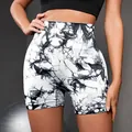 Nahtlose Yoga-Shorts mit hoher Taille und schwarz-weißem Batik-Marmor-Muster - S / Weiß