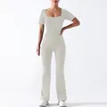 Combinaison de yoga beige clair avec col carré, manches courtes et pantalon à jambes larges - Blanc Cassé
