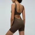 Bruine rugloze yoga bodysuit met hoogelastische stof en mouwloos uitgesneden ontwerp - S / Bruin