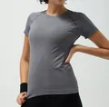 Slim fit grey raglan short sleeve yoga T-shirt with breathable mesh for athletic training - S / Gray