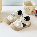 Scarpe primi passi beige e bianche per neonati con punta protettiva e chiusura a strappo - 16 / Nero