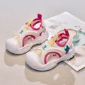 Sandali traspiranti in rete per bambini con punta chiusa e suola antiscivolo bianco e rosa - EU 21 / Rosa Rossa
