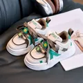 Kids' low-top sneakers in white with vibrant green accents and flower lace charms - Size 21 (Inner length 13.5CM) / Green