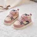 Sneakers invernali alte da bambino rosa e beige con calda fodera e chiusura velcro - EU 22 / Rosa