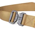 Dettaglio della fibbia metallica a sgancio rapido su cintura tattica in nylon coyote brown - 125cm / Marrone coyote