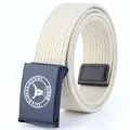 Vielseitiger beiger Nylon-Stoffgürtel mit matter dunkelblauer Metallschnalle und Lederende - 115cm / Gebrochenes Weiß