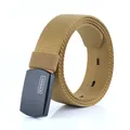 Cintura tattica intrecciata kaki con fibbia in metallo nero opaco vista a 45 gradi - 110cm / Marrone coyote
