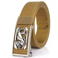 Cintura da uomo in nylon kaki con fibbia automatica argento e motivo a drago in rilievo - Fibbia in Argento Antico - Marrone Lupo