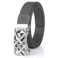 Damen Stoffgürtel in Dunkelgrau mit silberner Strass-Automatikschließe im Detail - Dunkelgrau / Silber